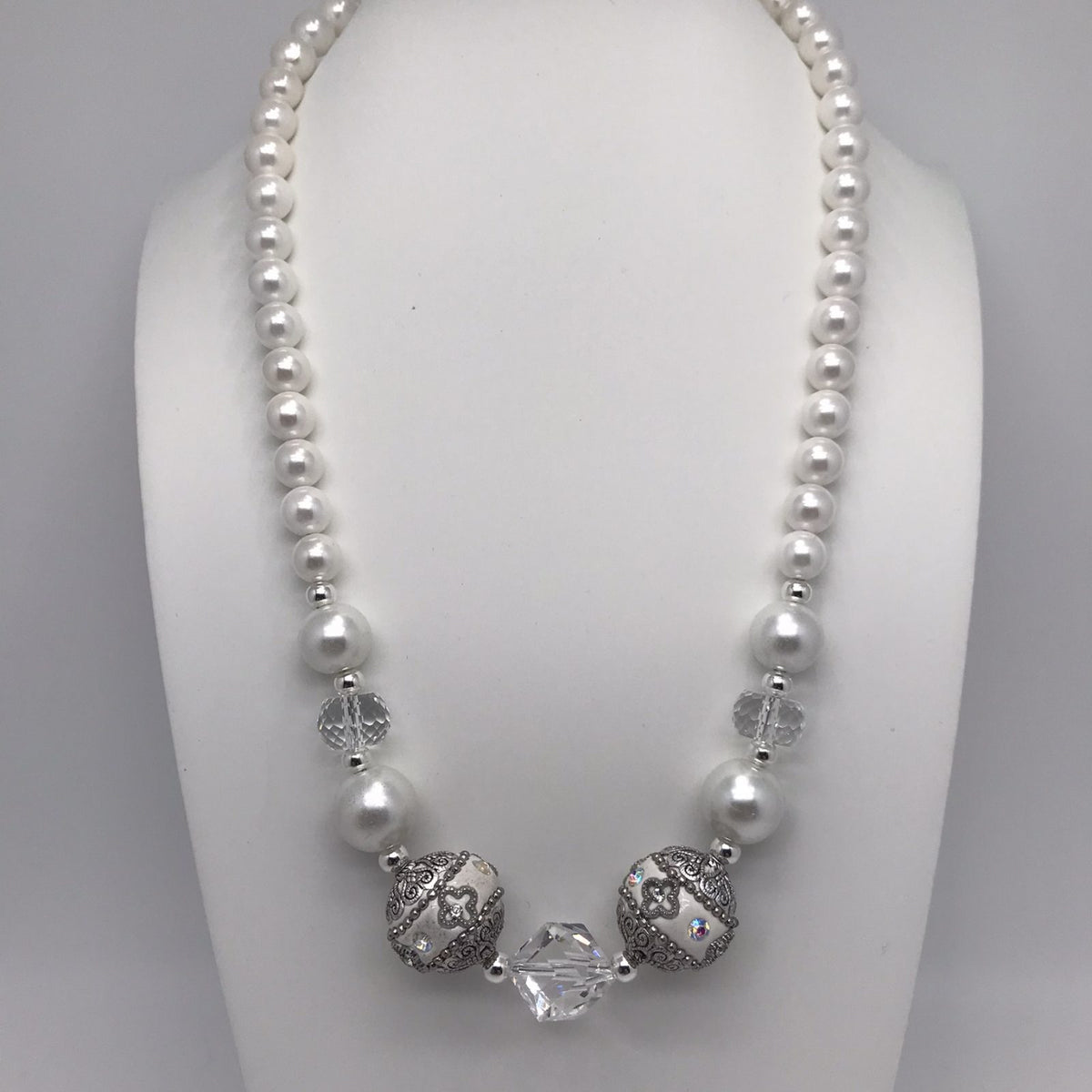 Collier en perles naturelles, perle indonésienne et cristal 2102