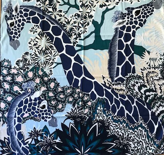 Foulard soie et cachemire motif girafe bleue 4022