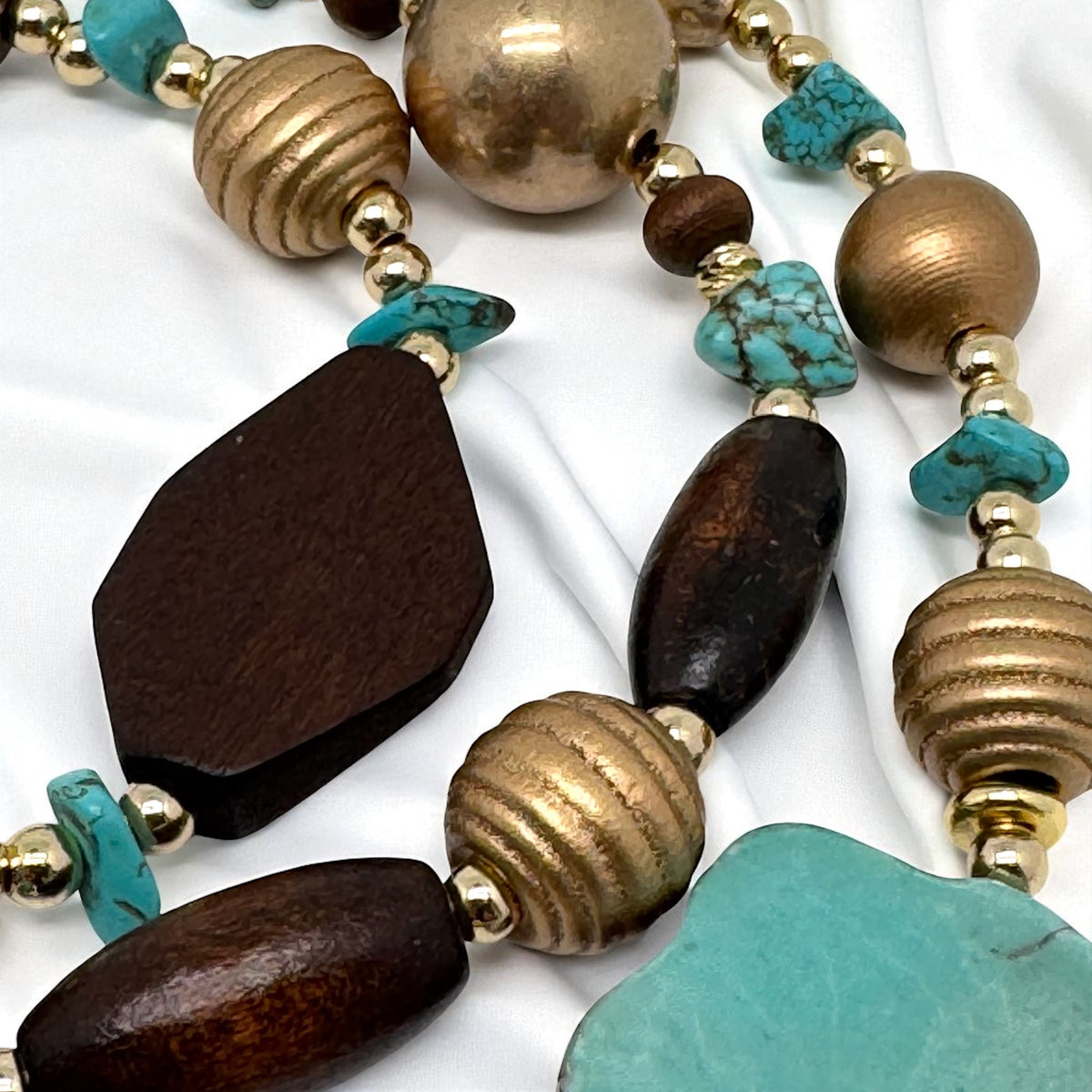 Collier ethnique en bois exotique et turquoise 2216