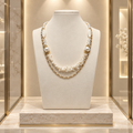 Collier double rang en perles nacrées, corail blanc et plaqué or
