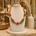 Collier Bohème Chic de Luxe en Howlite, Bois et Bakélite – 52 cm