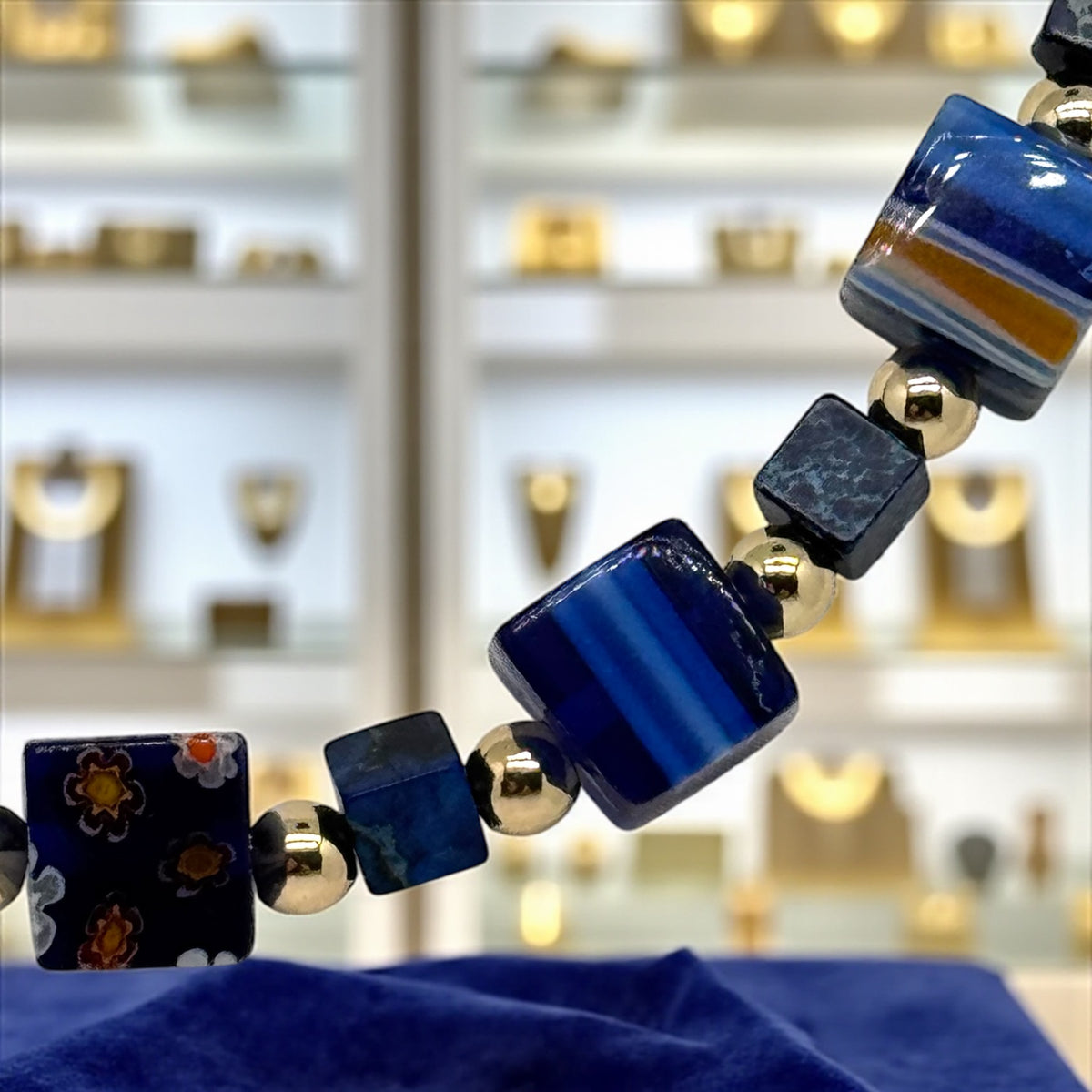 Collier lapis lazuli et perles mille fleurs 2240