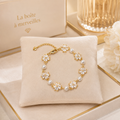 Bracelet Luxe Fleur Zircon Cœur & Perles de coquillages Plaqué Or – Bijou Élégant Femme
