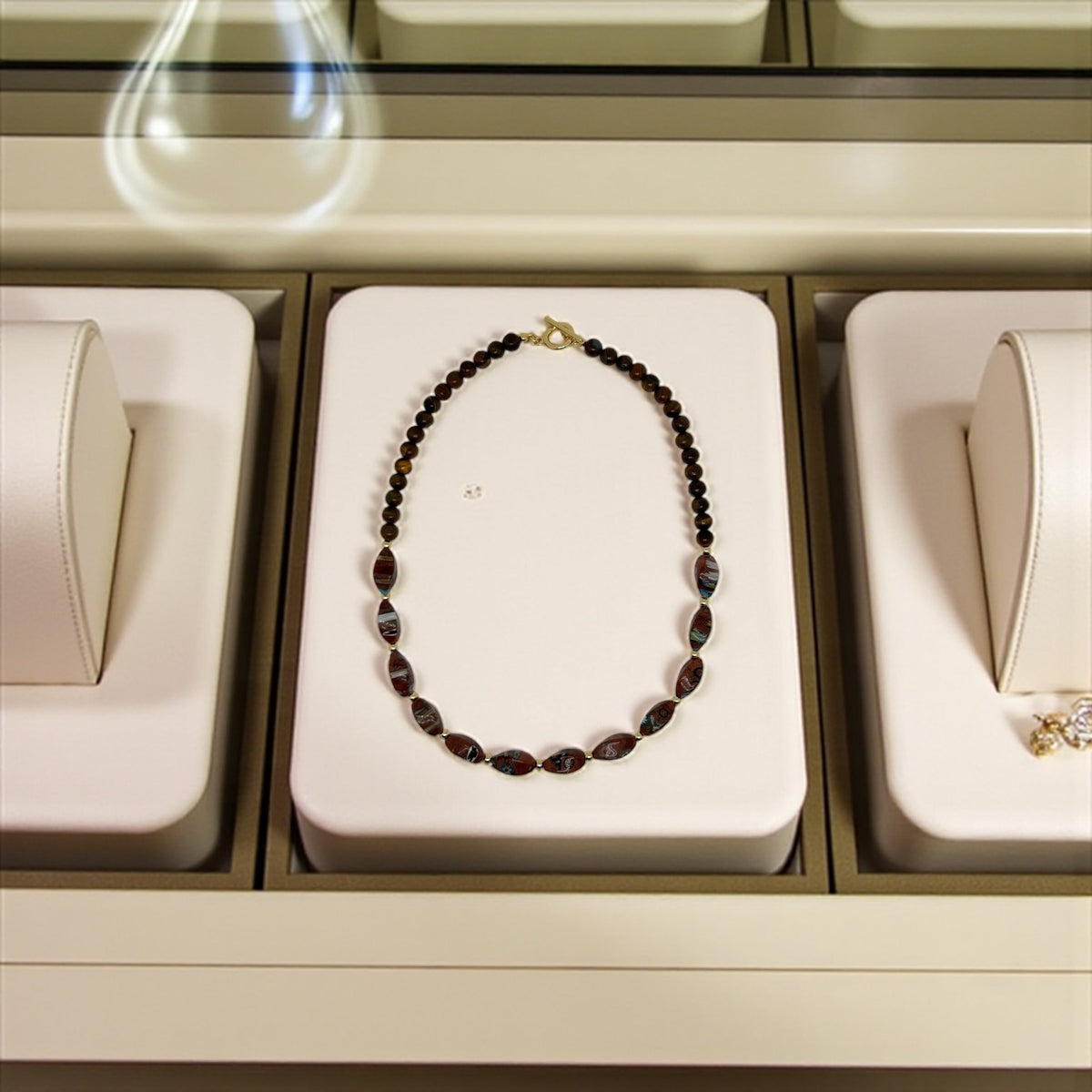 Collier en perles œil de tigre et perles mille fleurs 2238