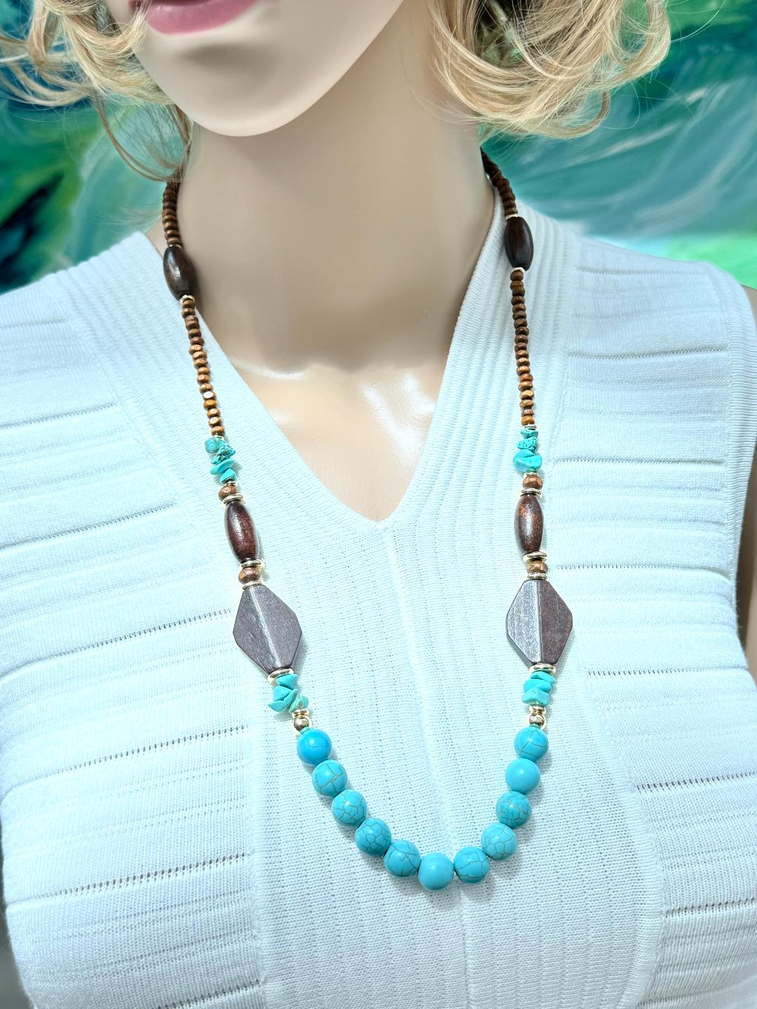 Collier en bois, turquoise et howlite 2131