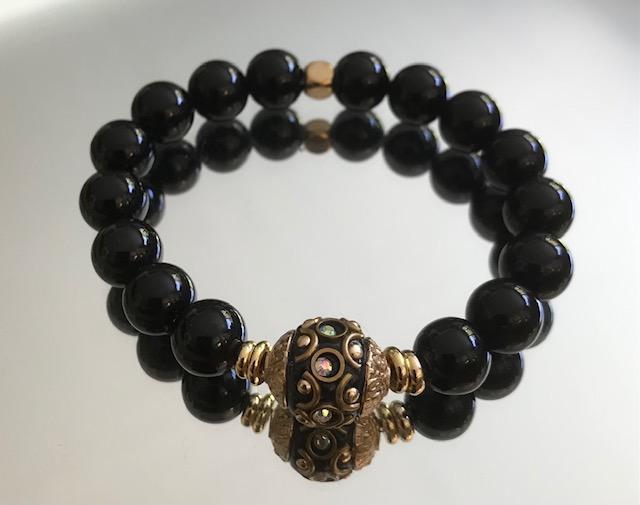 Bracelet en obsidienne naturelle et perle indonésienne 1023