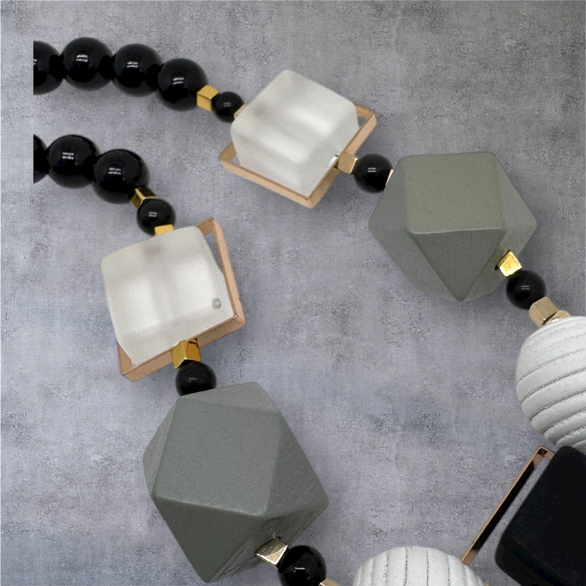 Collier en obsidienne et perles fantaisie 2232
