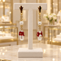 Boucles d’oreilles de luxe en perles baroques et fleurs rouges – 65 mm