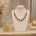 Collier Bleu Impérial – Perles Cloisonnées, Zirconiums et Chaîne Plaquée Or 18 Carats