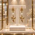 Boucles d’oreilles colibri et perle de coquillage – Fermoir fleur