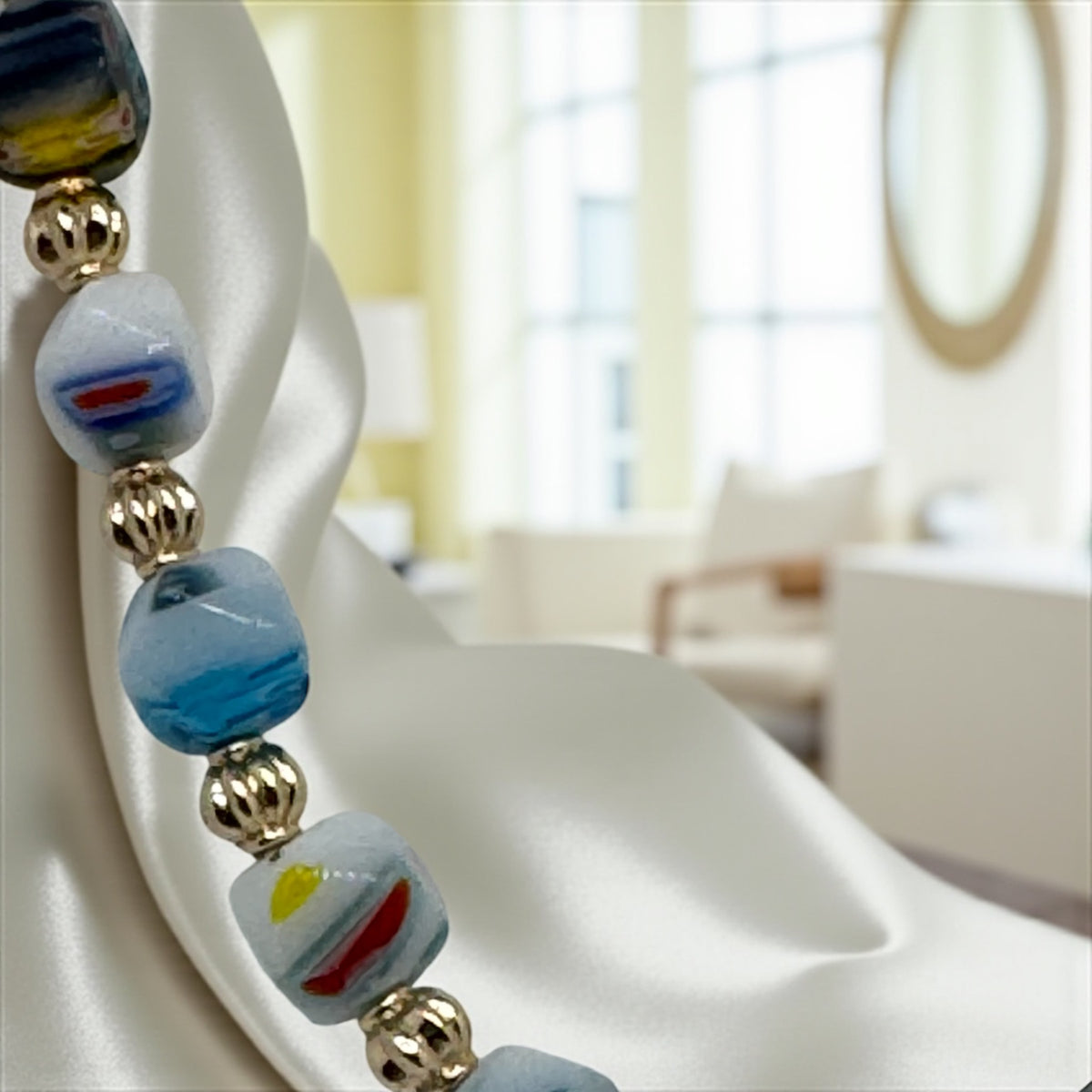 Collier en jade blanc et perles mille fleurs 2241