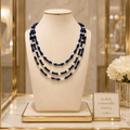 Collier Signature triple rang en lapis-lazuli, nacre & cristal – Création artisanale ✨