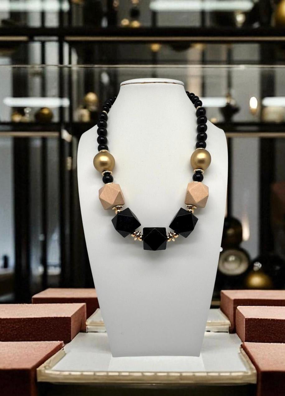 Collier en obsidienne et perles de bois 2227￼