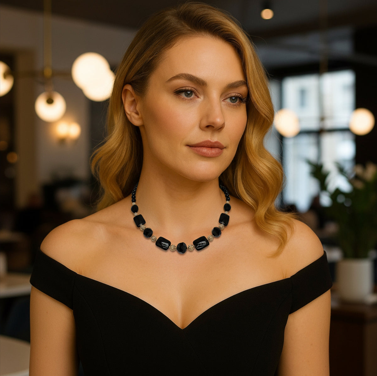 Collier en perles d’obsidienne 2228