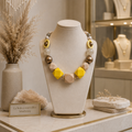 Collier de Luxe Bohème Chic en Howlite Beige et Perles de Bois – Création Artisanale