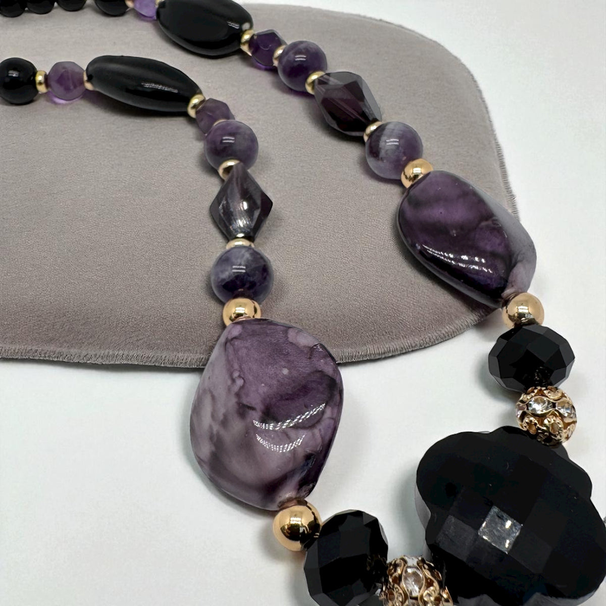 Collier en obsidienne 2229
