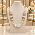 Collier de luxe en howlite beige, bois et nacre – 57 cm