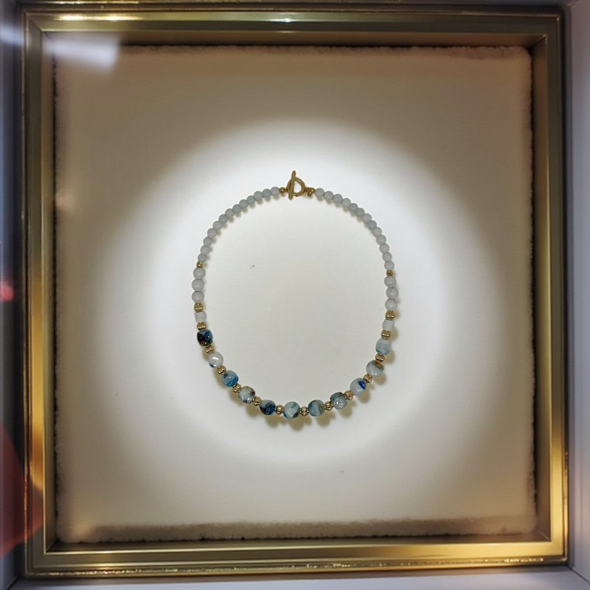 Collier en jade blanc et perles mille fleurs 2241
