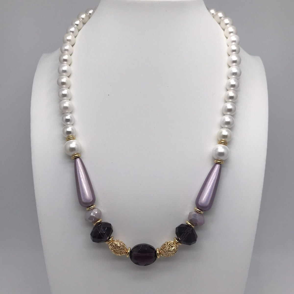 Collier en perles naturelles, cristal taillé mauve 2093