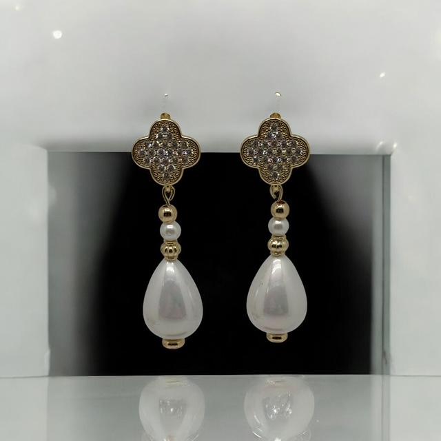 Boucles d'oreilles en perles poires 3097