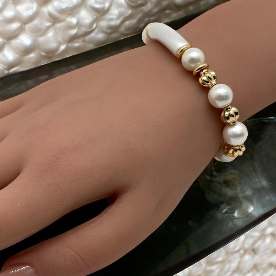 Bracelet en perles de culture et bakélite 1167