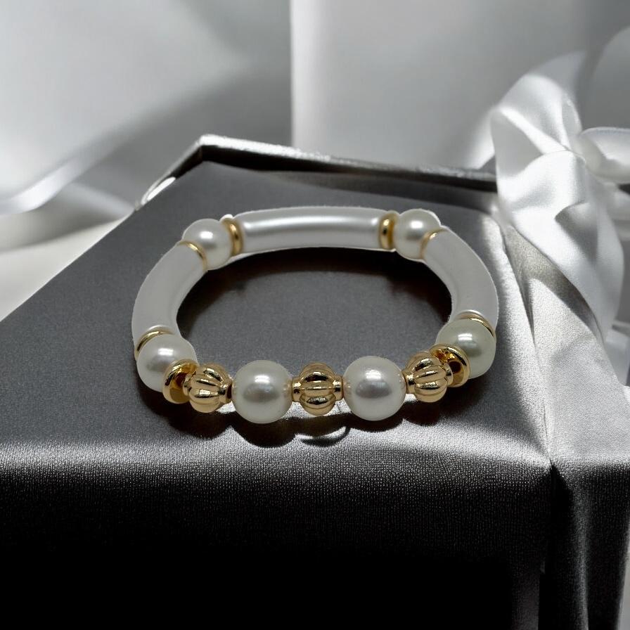 Bracelet en perles de culture et bakélite 1167