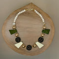 Collier en howlite et bois 2142