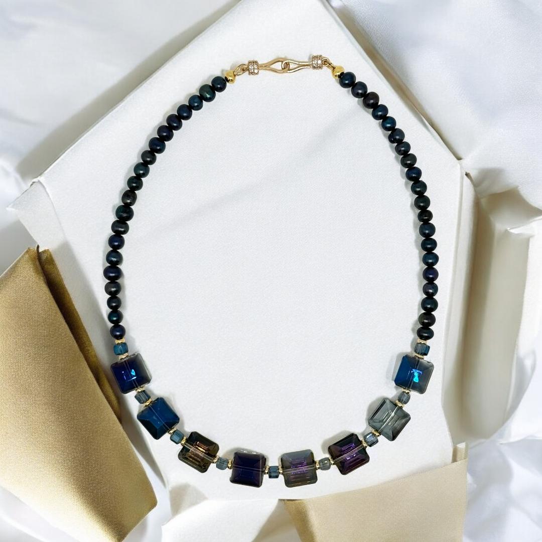 Collier en perles d'eau douce bleues